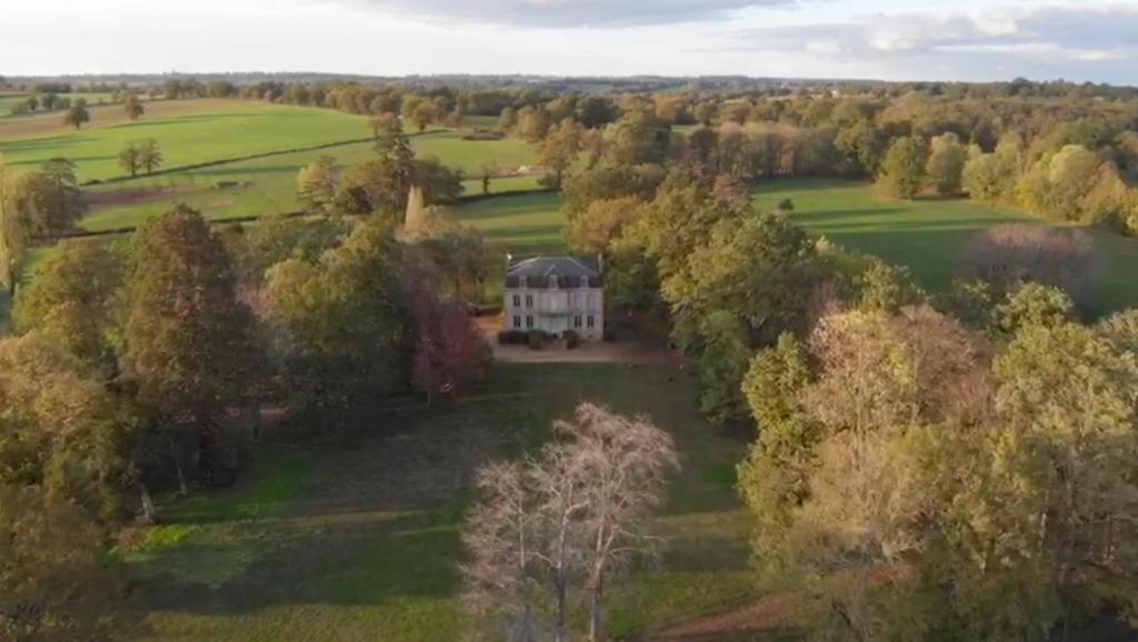 Chateau Du Grand Lucay Bourbon-lʼArchambault Kültér fotó